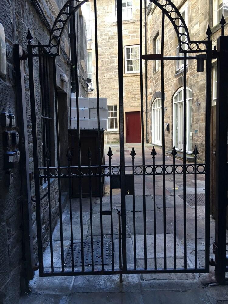 Stay Edinburgh City Apartments - Royal Mile Екстер'єр фото